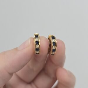 18k Yellow Gold Huggies With Sapphire And Diamond